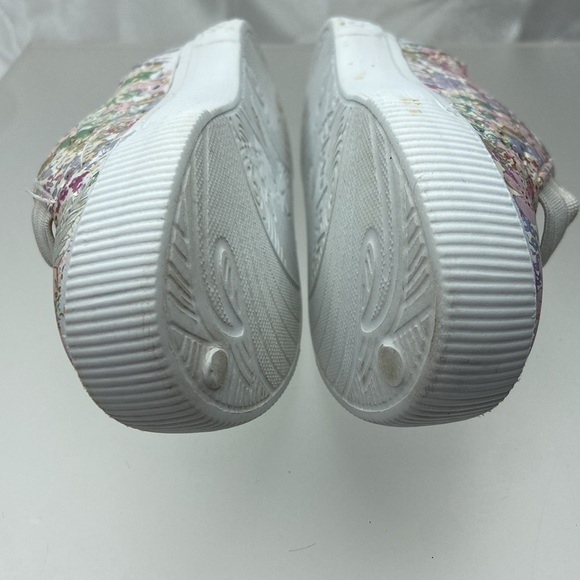 Blowfish Malibu Girls Floral Perforated Slip On Water Sneakers Toddler Size 5T - Picture 4 of 12
